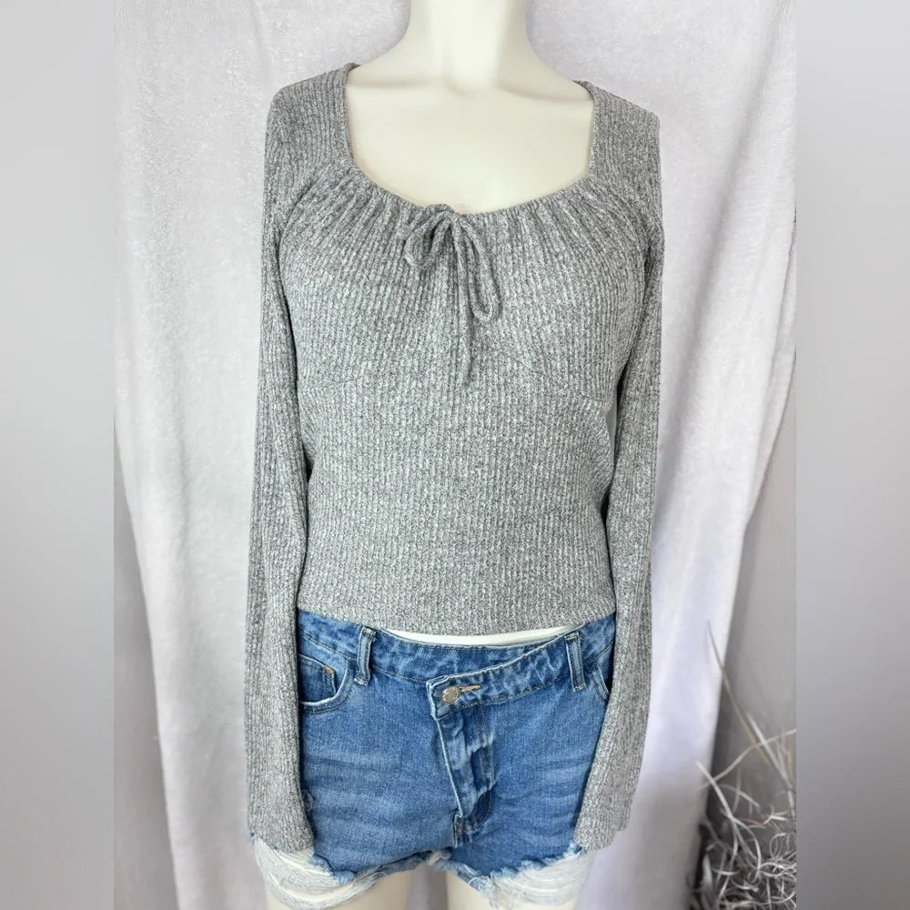 Hollister Knit Top Tie Front Long Sleeve Gray Ribbed Sweetheart Neck Size‎ L